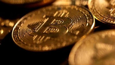 Robert Kiyosaki'nin Bitcoin ve altın üzerindeki görüşlerini keşfedin. Yatırım stratejileri,