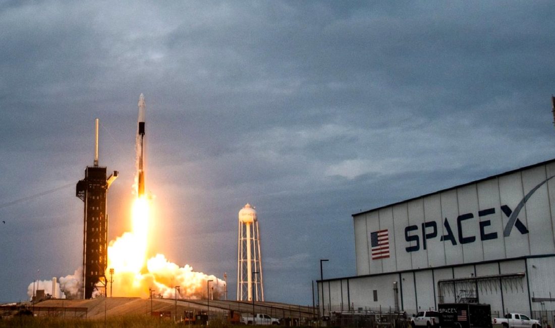 SpaceX, Yeni Starlink Uyduları için Fırlatma Planlıyor SpaceX, yeni Starlink uydularını uzaya fırlatmak için heyecan verici planlarını