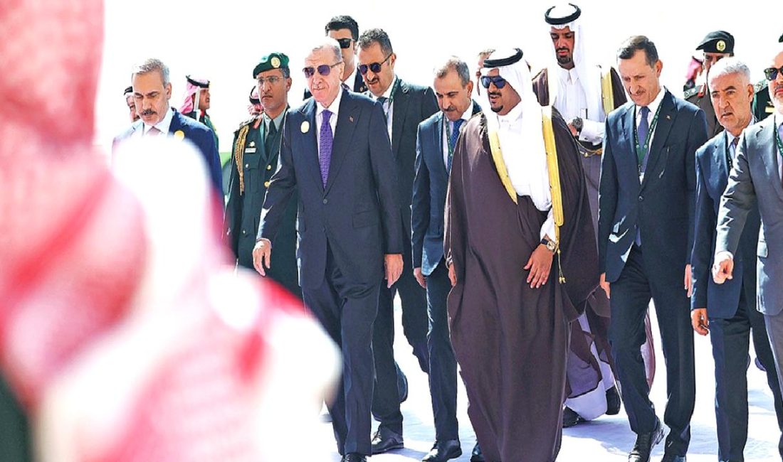 Suudi Arabistan’ın Vizyon Projeleri ve Türk Müteahhitlerin Rolü Suudi Arabistan'ın Vizyon Projeleri, Türk müteahhitlerin katkılarıyla şekilleniyor. Bu içerikte,