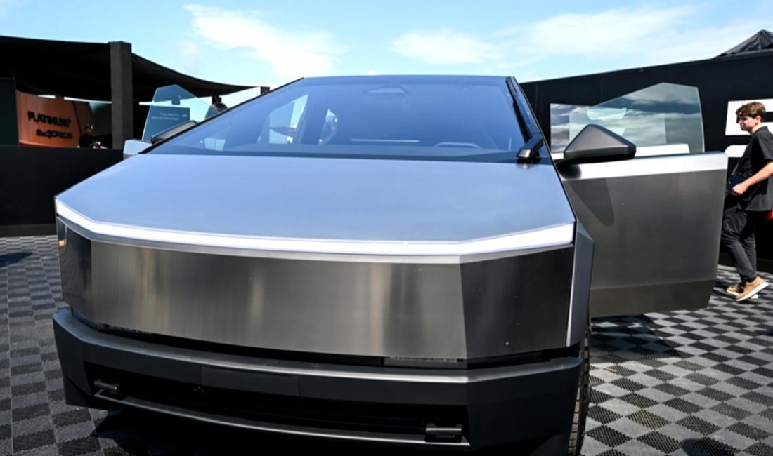 Tesla, Cybertruck için yeni kiralama seçeneklerini duyurdu! Yenilikçi tasarımı ve