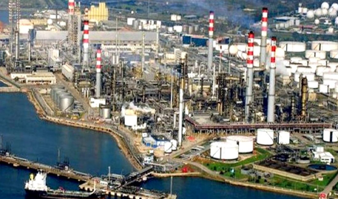 TÜPRAŞ İzmir Rafinerisi’nde Yangın Kontrol Altına Alındı TÜPRAŞ İzmir Rafinerisi'nde meydana gelen yangın kontrol altına alındı. Olayla