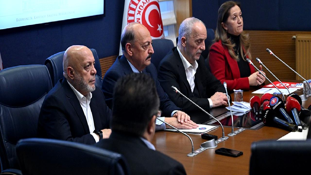 TÜRK-İŞ Genel Başkanı Ergün Atalay, asgari ücret ve Türkiye'nin karşılaştığı