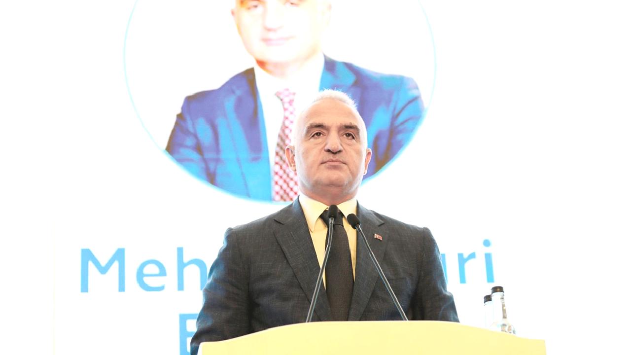 Türk Turizmi ve Gelecek Stratejileri: 14. Uluslararası Resort Turizm Kongresi,