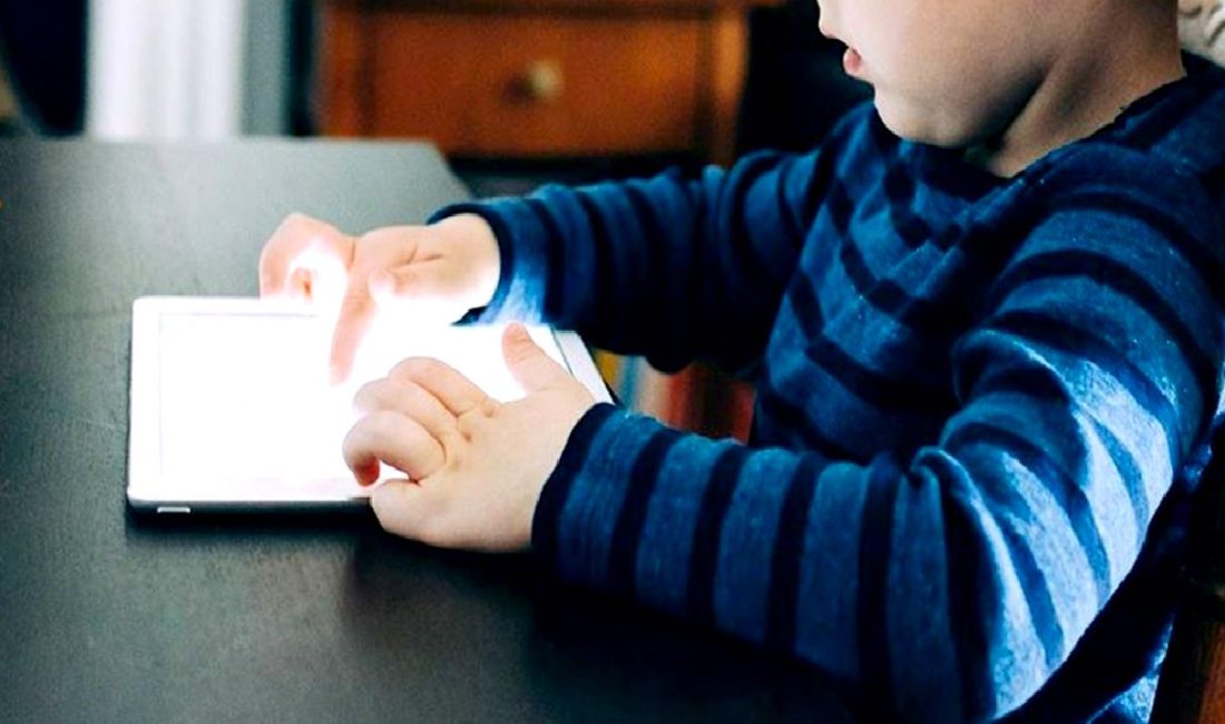 Türkiye'de çocukların sosyal medya kullanımına yönelik sınırlamalar hakkında bilgilendirici bir