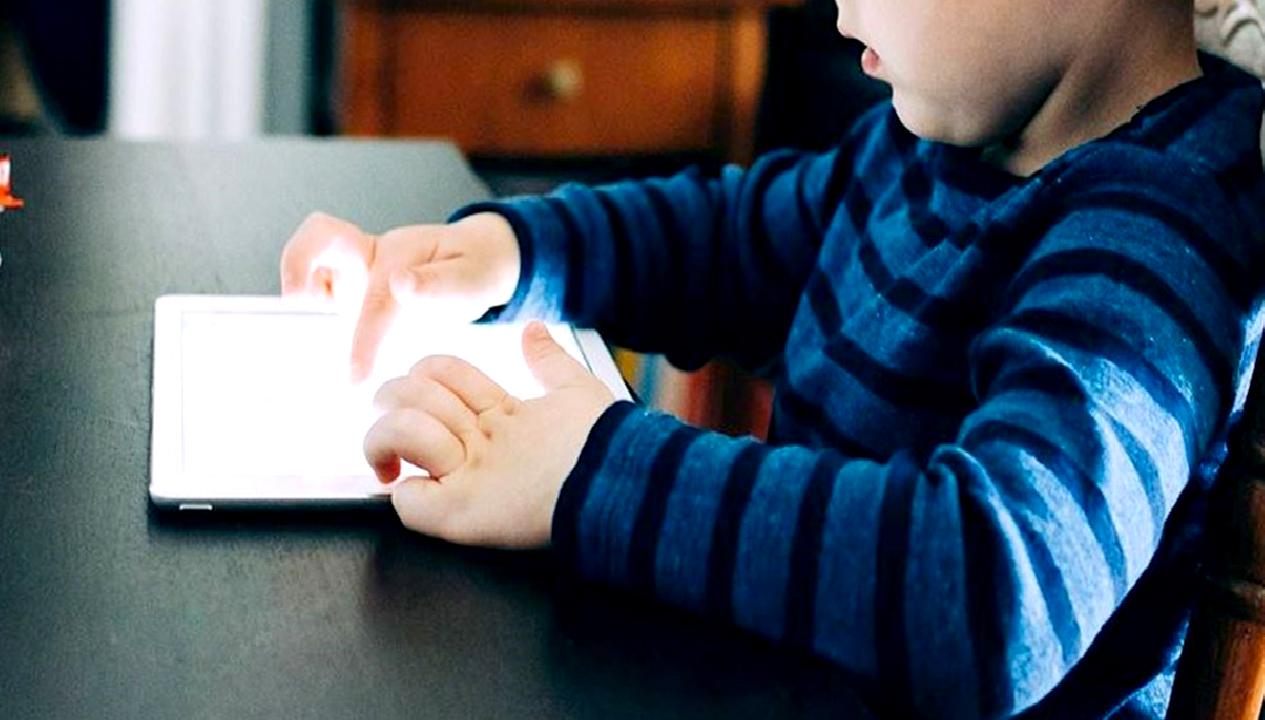 Türkiye'de çocukların sosyal medya kullanımına yönelik sınırlamalar hakkında bilgilendirici bir