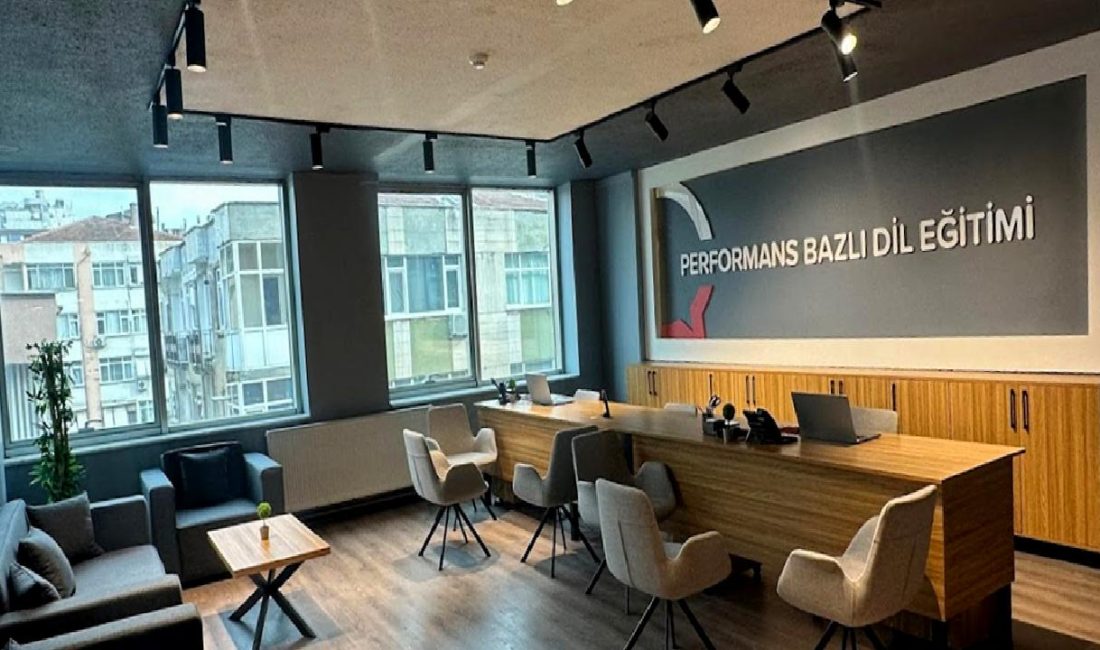 Türkiye’de Yabancı Dil Öğreniminde Performansa Dayalı Yeni Yaklaşımlar Türkiye'de yabancı dil öğreniminde performansa dayalı yeni yaklaşımlar, öğrencilerin dil