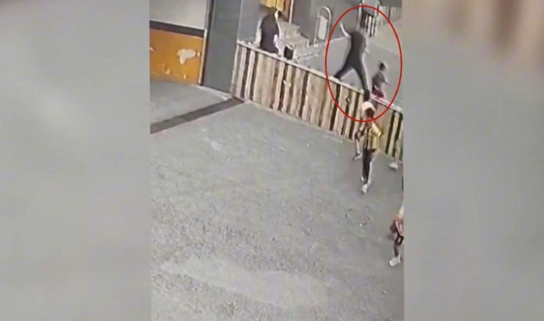 Tuzla’da Çocuk Saldırısına Uğradı: 19 Yaşındaki Şahıs Tutuklandı Tuzla'da meydana gelen çocuk saldırısında 19 yaşındaki bir şahıs tutuklandı.