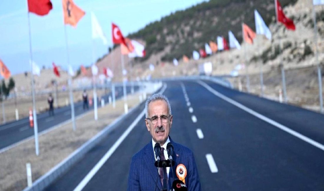 Ulaştırma ve Altyapı Bakanı Abdulkadir Uraloğlu, Antalya'da gerçekleştirilecek yatırımlar ve