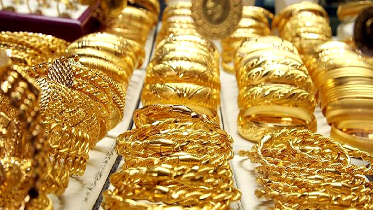 10 Aralık 2024 tarihinde altın fiyatlarını öğrenin. Piyasalardaki dalgalanmalar, tahminler