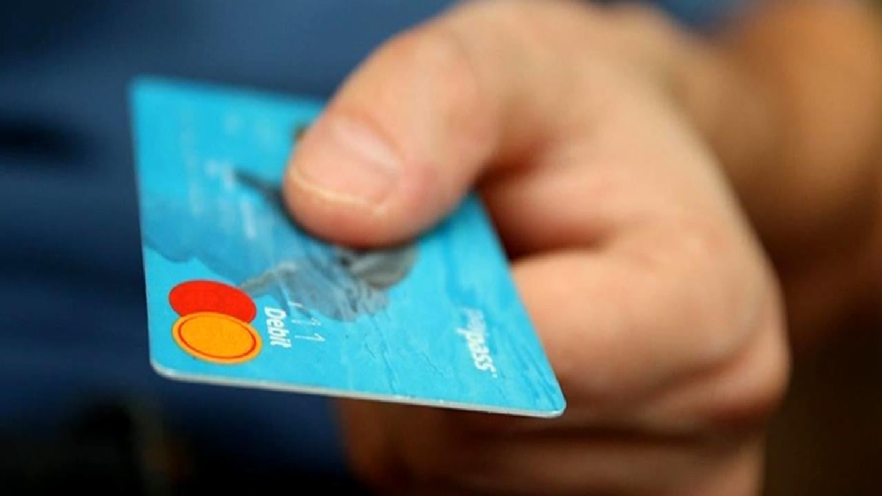 ABD'de kredi kartı temerrütleri artıyor. Ekonomik koşullar, borç seviyeleri ve