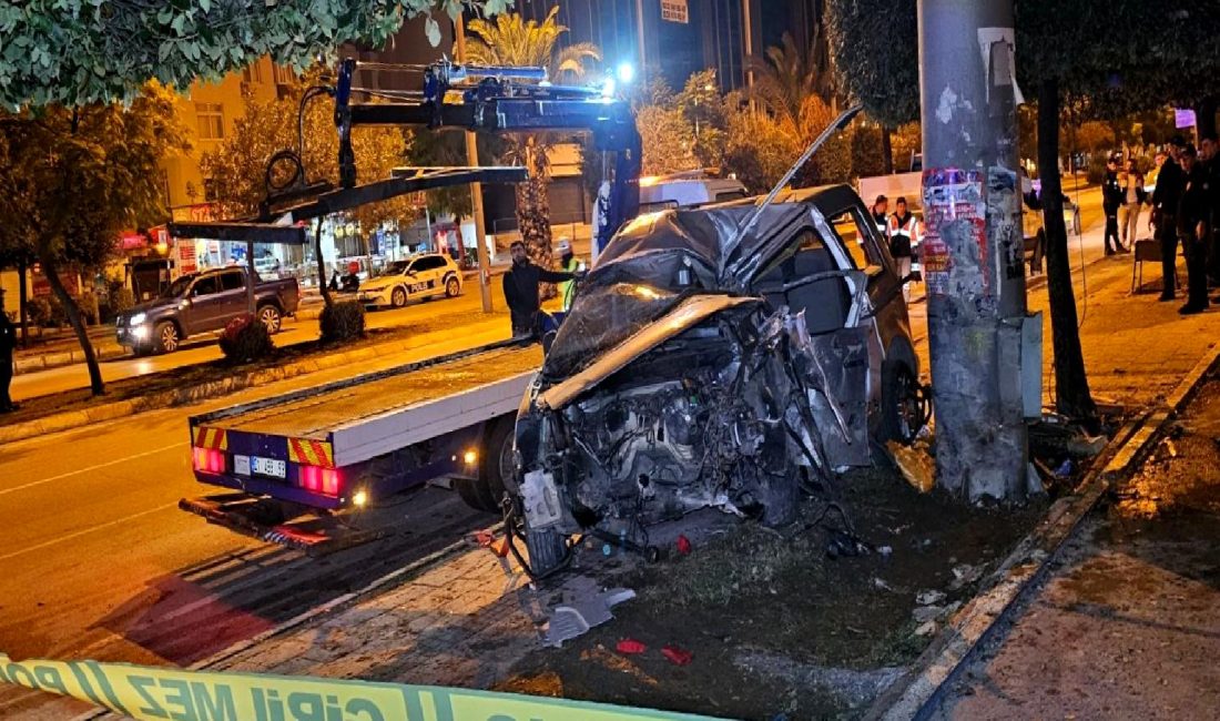 Adana’da Trafik Kazası: Sürücü Hayatını Kaybetti, Bir Yarılandı Adana'da meydana gelen trafik kazasında bir sürücü hayatını kaybetti, yanında