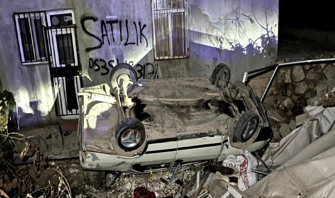 Adıyaman'da meydana gelen otomobil kazasında iki kişi yaralandı. Olay yerine