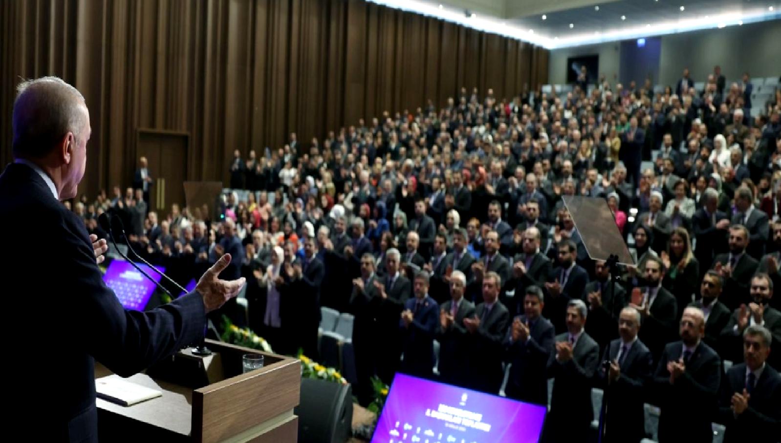 AK Parti Genişletilmiş İl Başkanları Toplantısı'nda dizi eleştirileri ve sağlık