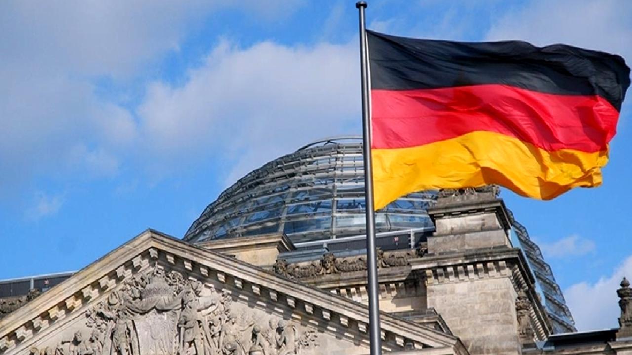 Almanya, Esed rejiminin ajanlarına karşı sert bir tutum sergileyerek uluslararası