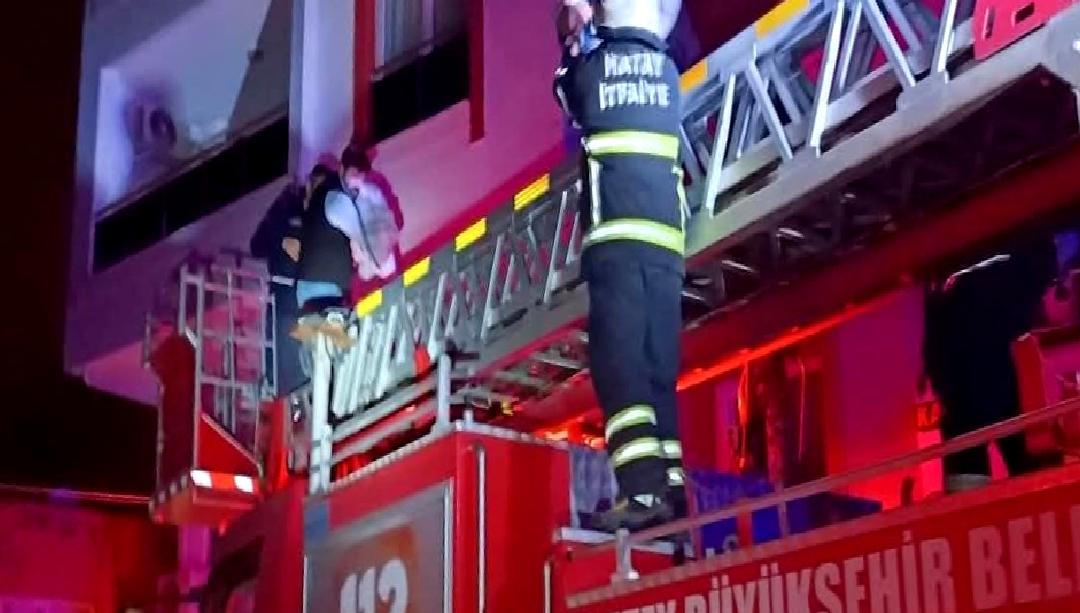 Altınçağ Mahallesi'nde meydana gelen yangın olayı, bölge halkını tedirgin etti.