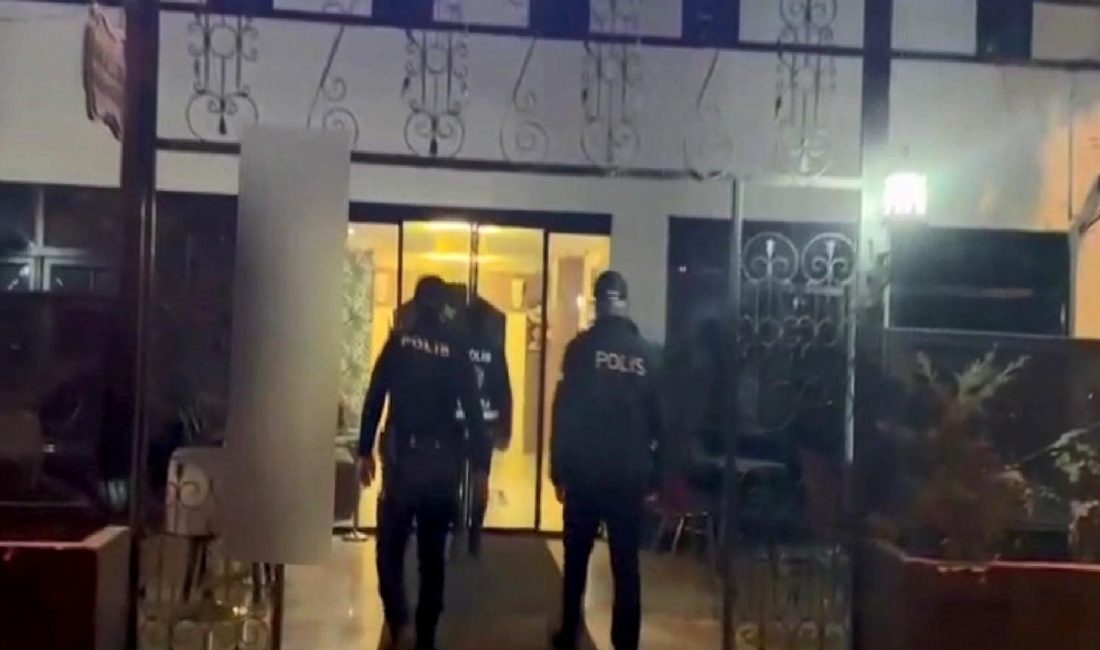 Ankara’da Fuhuş Operasyonu: 20 Kadın Kurtarıldı Ankara'da gerçekleştirilen fuhuş operasyonunda 20 kadın kurtarıldı. Bu operasyon, insan