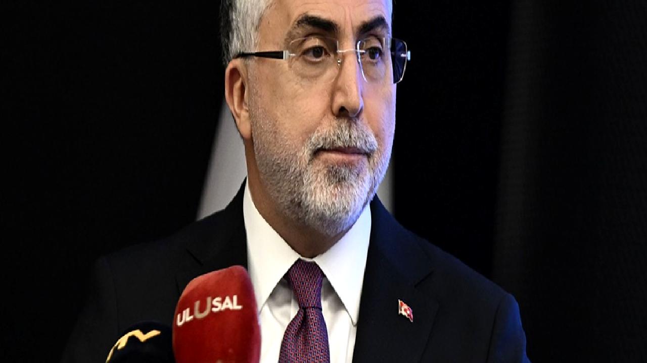 Bakan Işıkhan, emeklilere yönelik yeni hedeflerini ve politikalarını açıkladı. Emekli