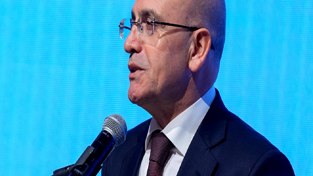 Bakan Şimşek, 2024 vizyonunu enerji, enflasyon ve ekonomik dönüşüm odaklı