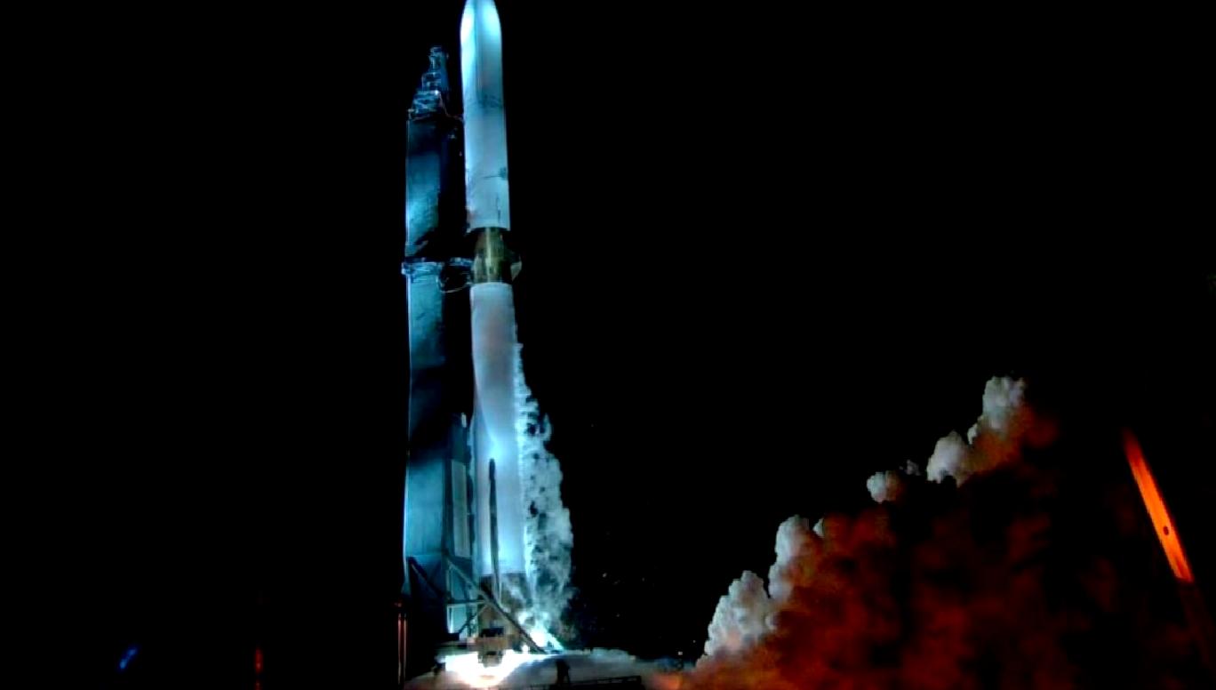 Blue Origin, Yeni Glenn roketinin fırlatılması için gerekli onayı aldı.