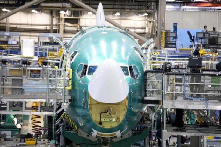 Boeing'in Kasım ayındaki ticari jet teslimatları ve hisse artışları hakkında