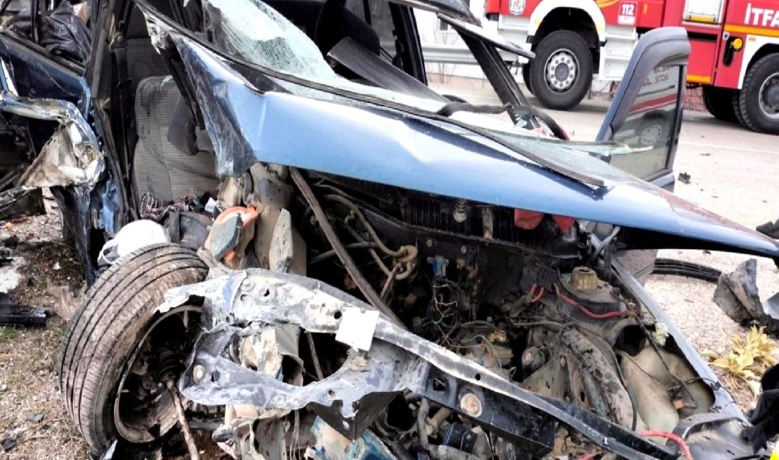 Çameli’de Üç Araç Kafa Kafaya Çarpıştı: Yaralılar Hastaneye Kaldırıldı Çameli'de meydana gelen trafik kazasında üç araç kafa kafaya çarpıştı.