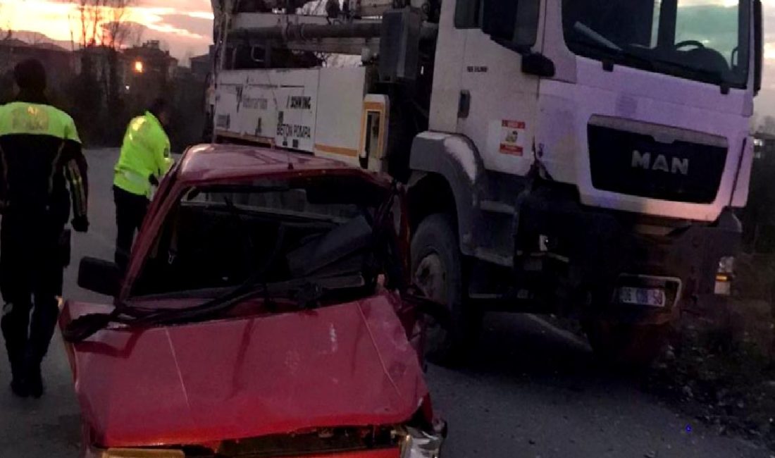 Çarşamba’da Düğün Salonuna Yakın Trafik Kazası: 5 Yaralı Çarşamba'da bir düğün salonuna yakın gerçekleşen trafik kazasında 5 kişi