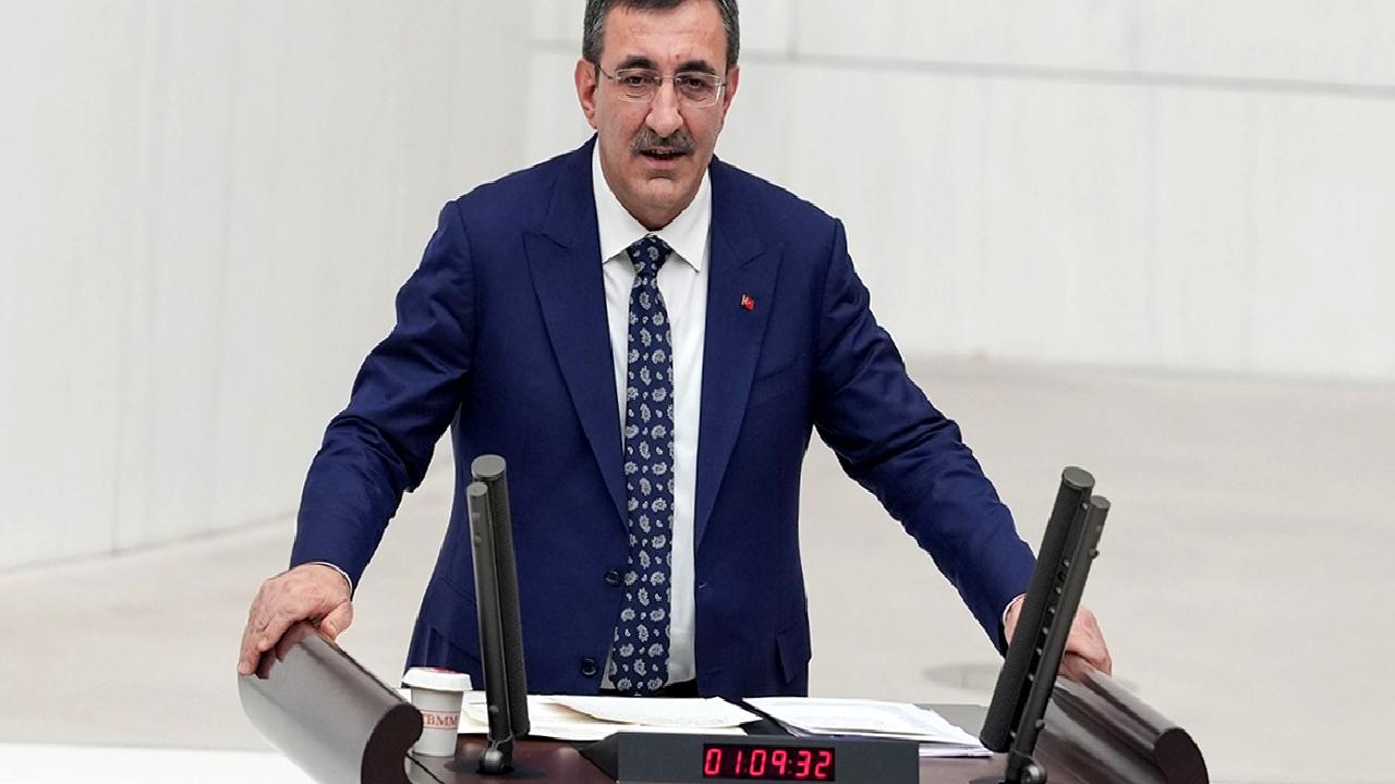 Cevdet Yılmaz, enflasyonla mücadele ve asgari ücret konularında yaptığı açıklamalarla