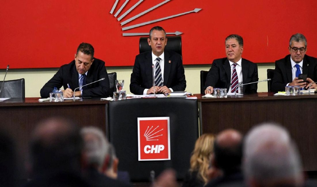 CHP Genel Başkanı Özgür Özel, milletvekilleriyle önemli bir kapalı toplantı