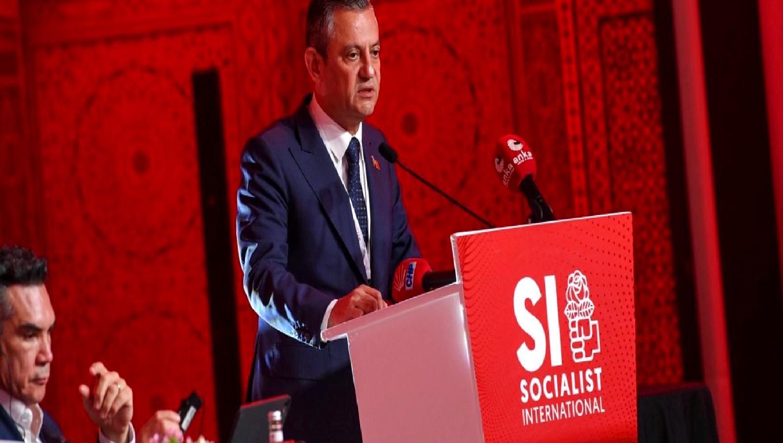 CHP Genel Başkanı Özgür Özel, Sosyalist Enternasyonal Toplantısı'nda önemli açıklamalarda