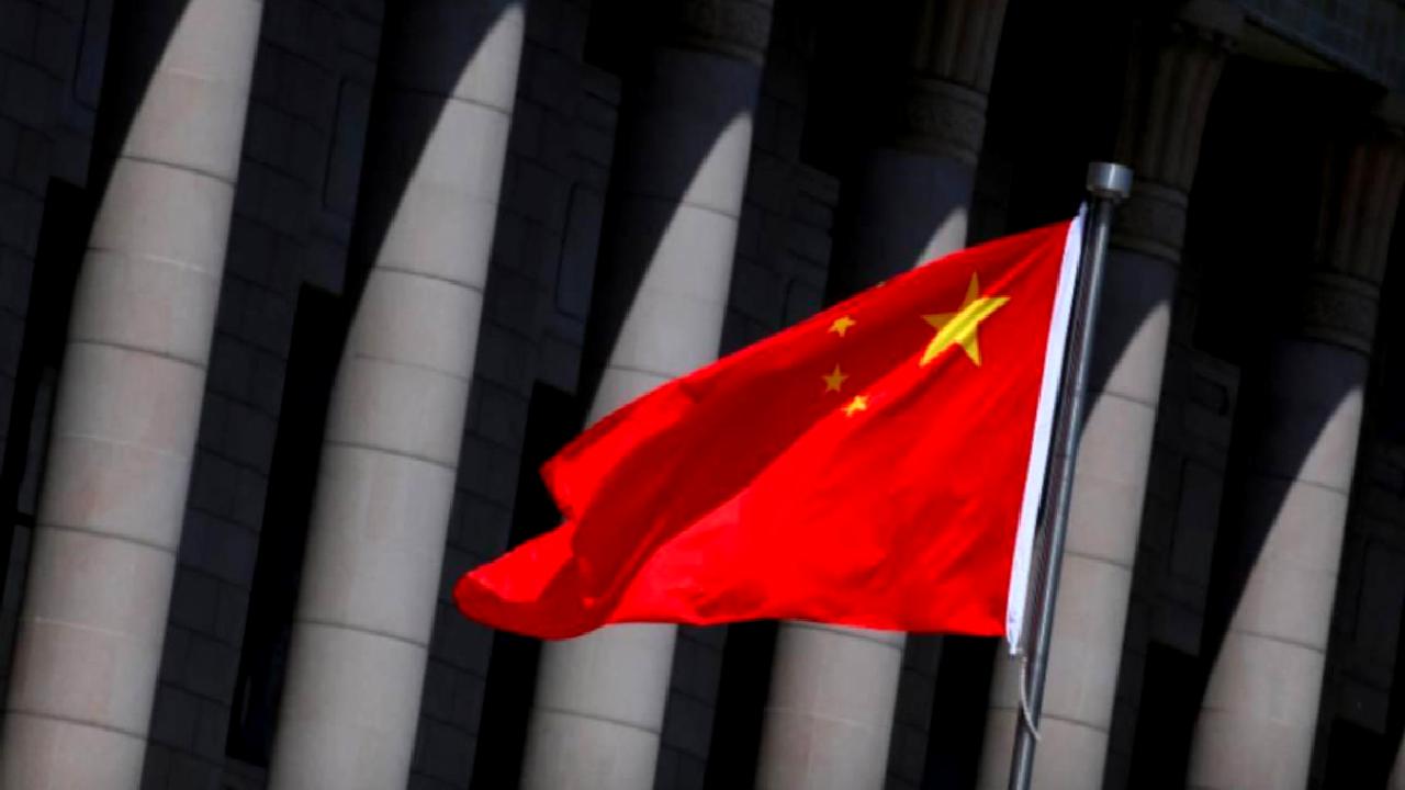 Kasım 2023'te Çin'in hizmetler PMI verilerini keşfedin. Ekonomik büyüme, sektör