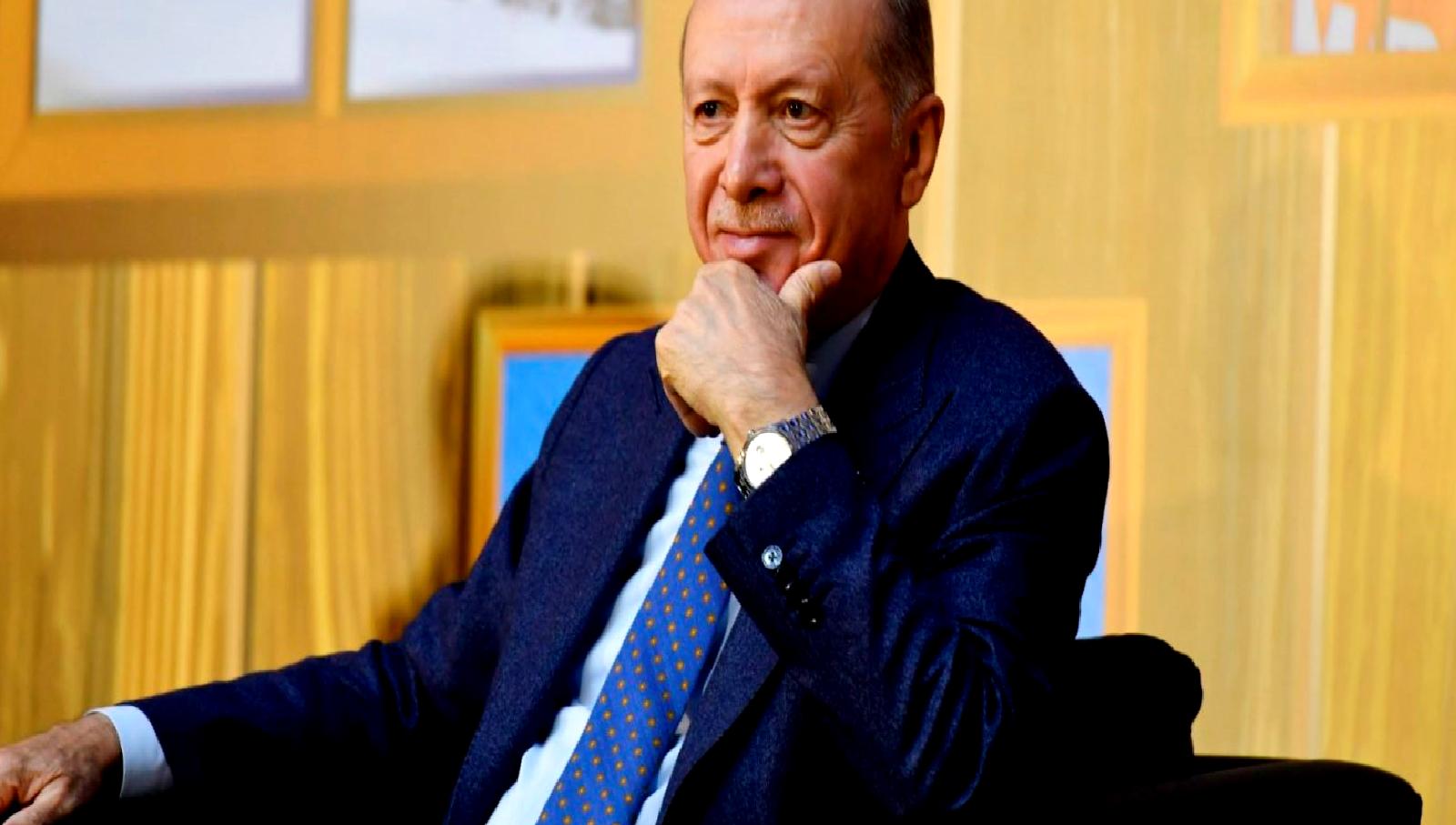 Cumhurbaşkanı Erdoğan, Erzurum'da gençlerle bir araya gelerek, gençlerin sorunlarını dinledi