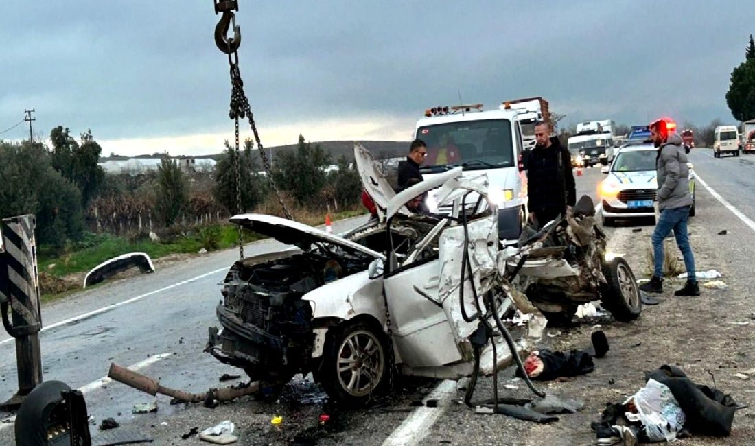 Denizli’de Aileyi Yok Eden Feci Trafik Kazası Denizli'de meydana gelen feci trafik kazasında bir ailenin hayatı altüst
