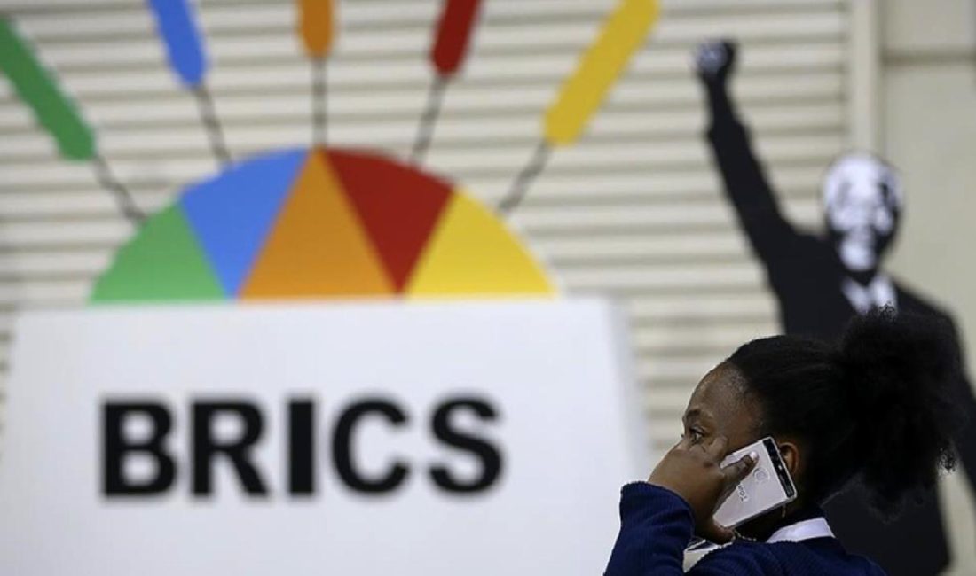 Donald Trump’ın Tarife Planları ve BRICS Ülkelerine Yönelik Tehditleri Donald Trump'ın tarife planları ve BRICS ülkelerine yönelik tehditleri, küresel