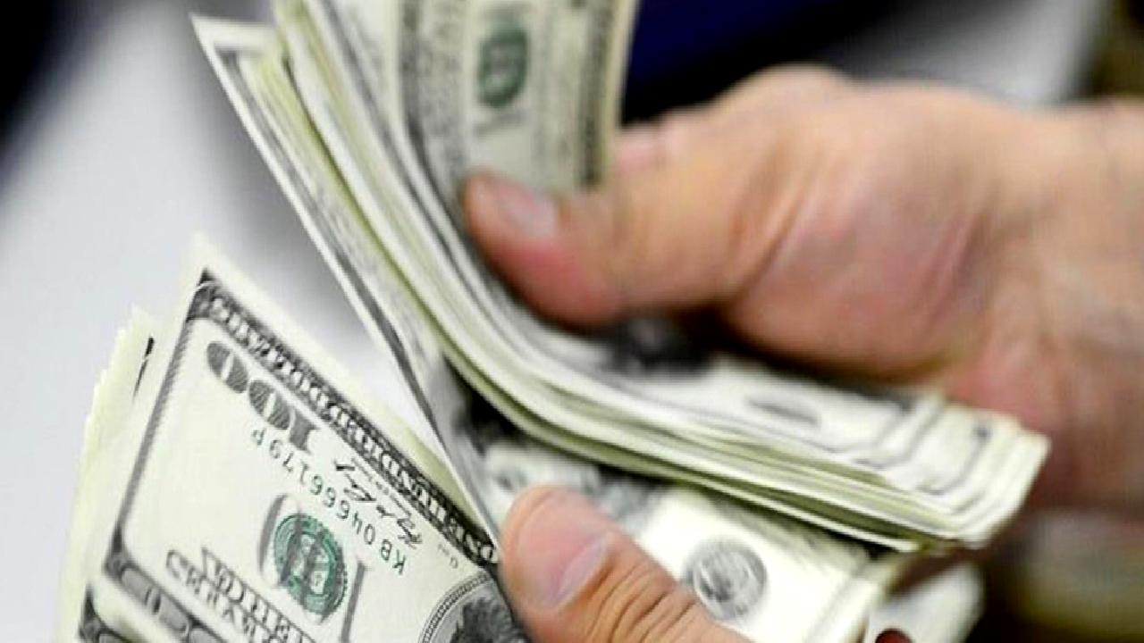 Döviz kurları ve altın fiyatlarındaki güncel dalgalanmaları keşfedin. Piyasalardaki değişikliklerin