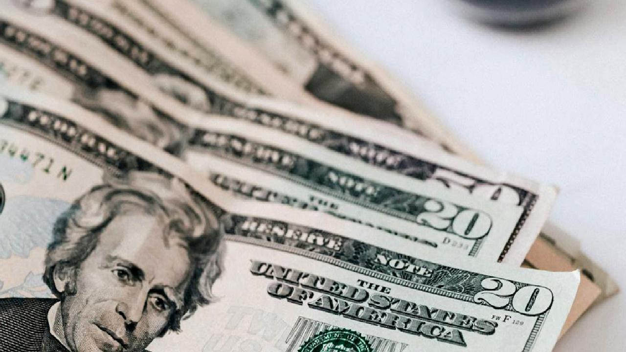 Döviz kurları ve altın fiyatlarındaki güncel durumu keşfedin. Piyasalardaki dalgalanmaları,