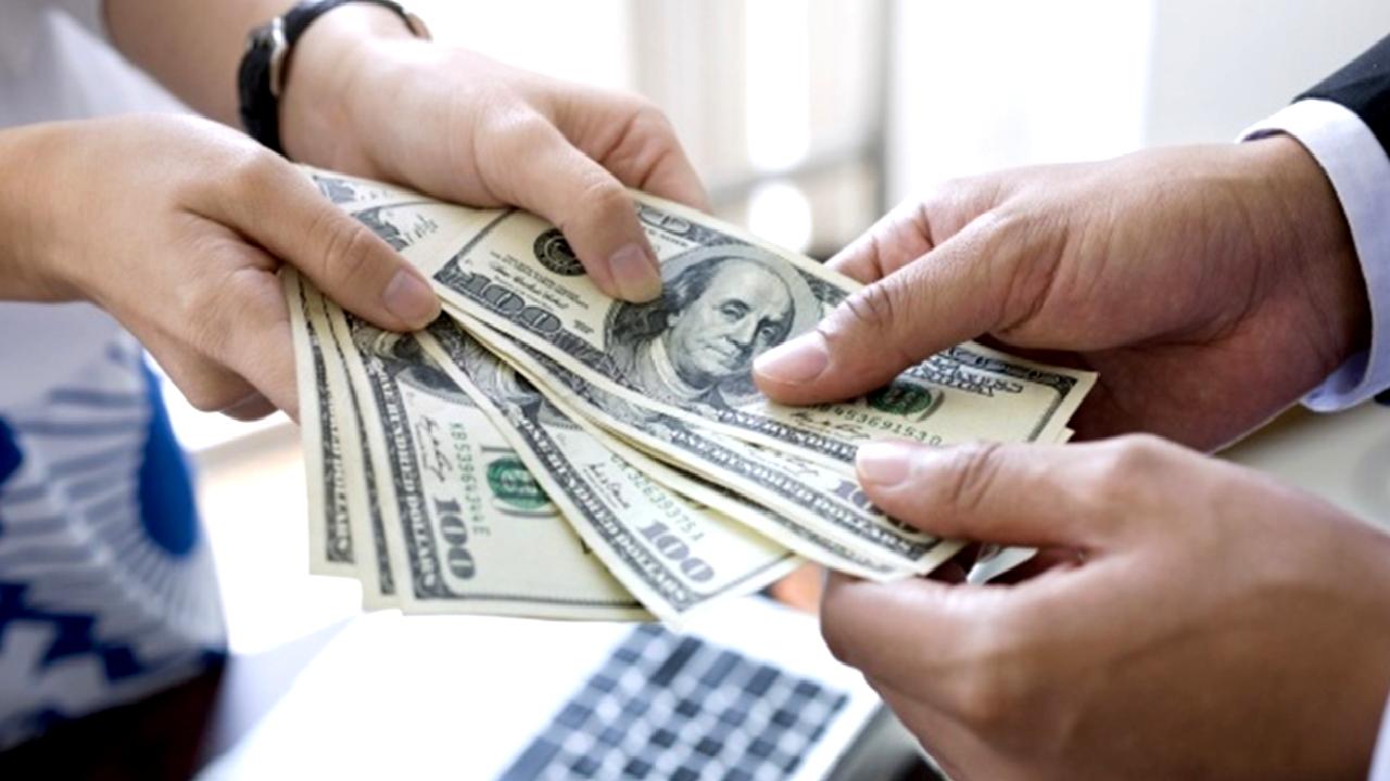 Döviz kurları ve altın fiyatlarındaki güncel durumu keşfedin. Piyasalardaki dalgalanmalar,