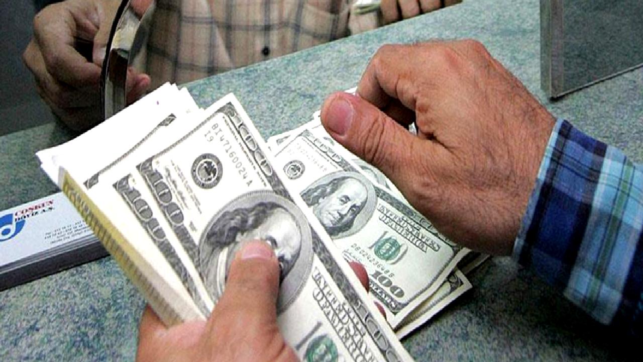 Döviz kurları ve altın fiyatlarındaki güncel durumu keşfedin. Piyasalardaki dalgalanmalar,