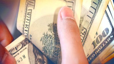 Döviz kurları ve altın fiyatlarındaki son gelişmeleri keşfedin. Piyasalardaki dalgalanmaları,