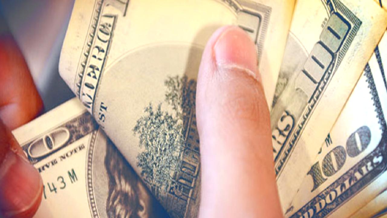 Döviz kurları ve altın fiyatlarındaki son gelişmeleri keşfedin. Piyasalardaki dalgalanmalar,