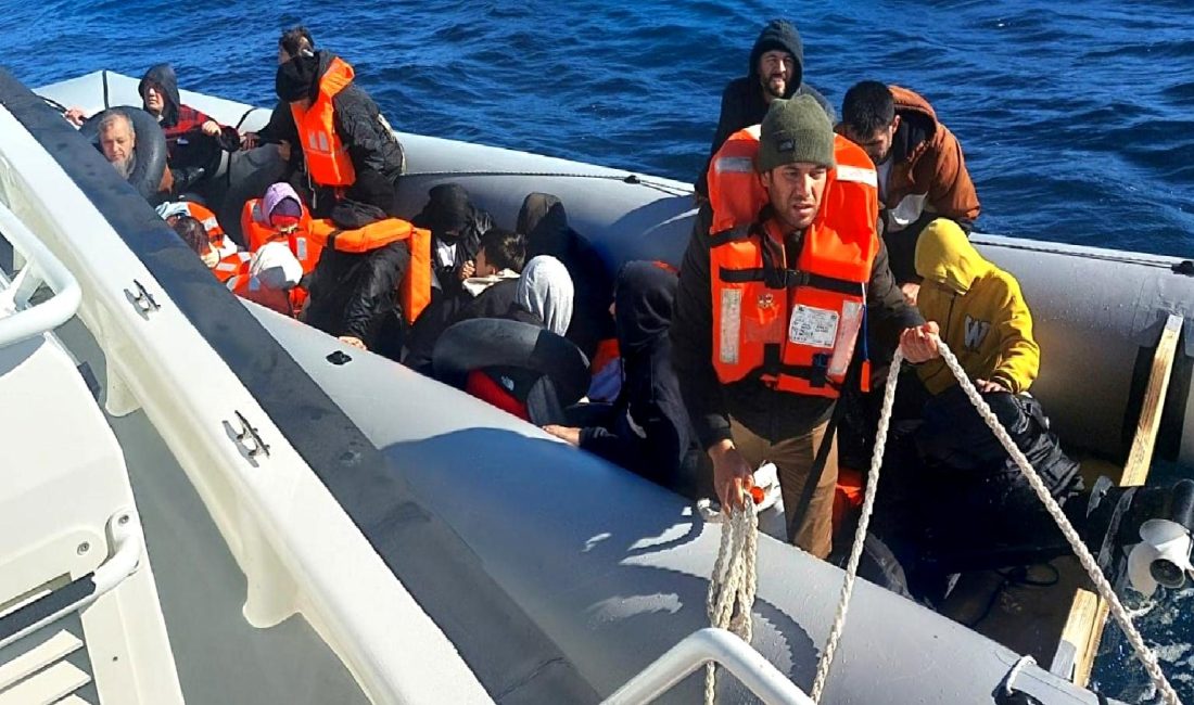 Düzensiz Göçmenlere Yönelik Operasyon: 65 Kişi Kurtarıldı Düzensiz göçmenlere yönelik gerçekleştirilen operasyon sonucunda 65 kişi kurtarıldı. Bu