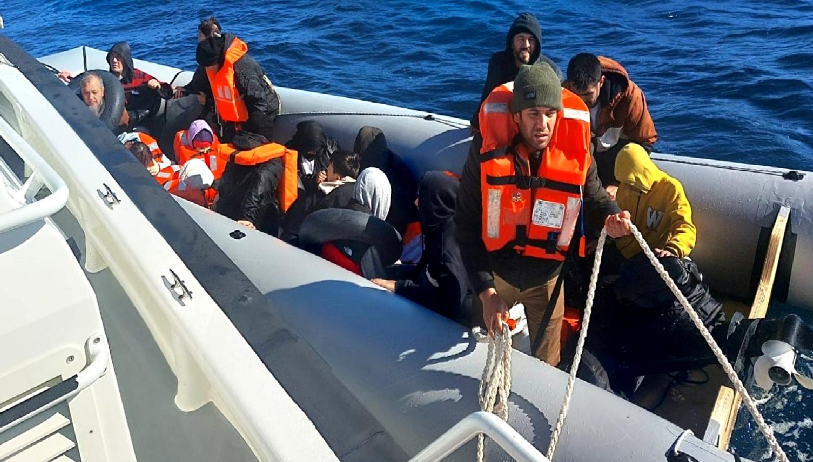 Düzensiz göçmenlere yönelik gerçekleştirilen operasyon sonucunda 65 kişi kurtarıldı. Bu