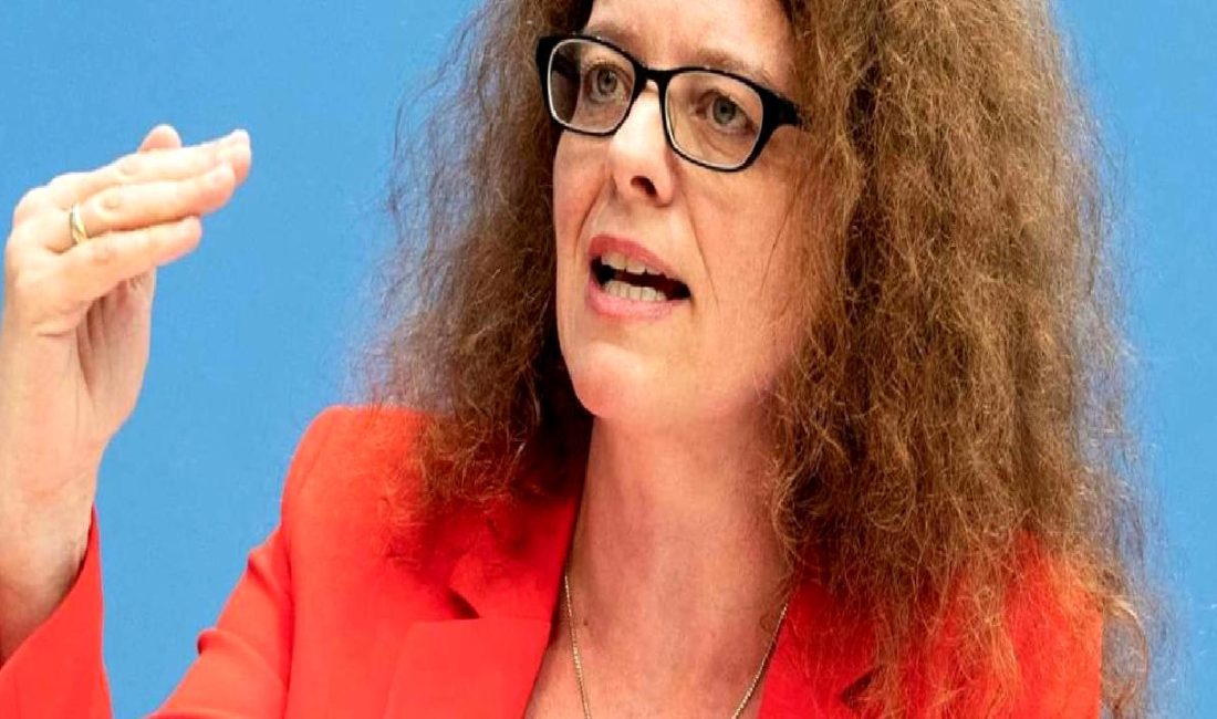 ECB'nin faiz indirimlerinin enflasyon üzerindeki etkilerini derinlemesine analiz ediyoruz. Ekonomik