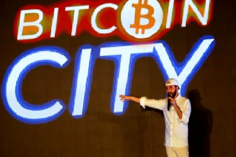 El Salvador’un Bitcoin Stratejisi: Başarı ve Eleştiriler El Salvador'un Bitcoin stratejisi, kripto paranın ekonomik etkileri ve ülke