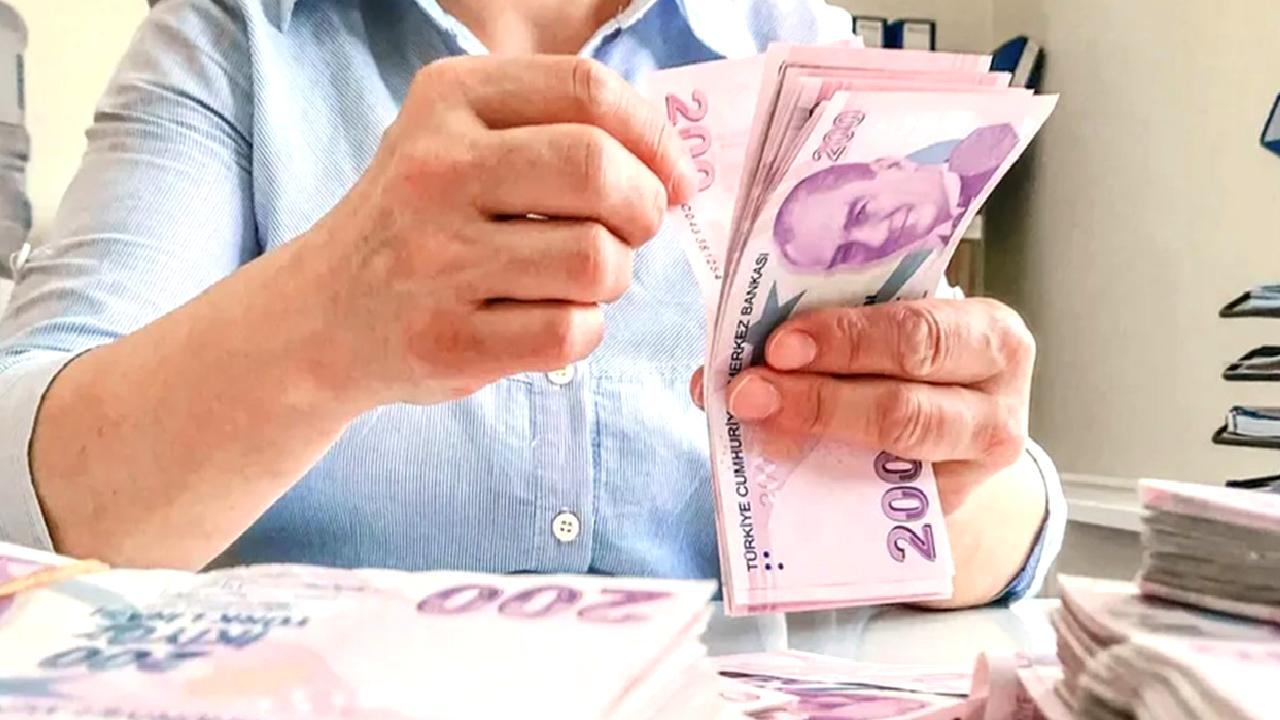 Emekli maaş zamları ve beklentiler üzerine kapsamlı bir inceleme. 2023'teki