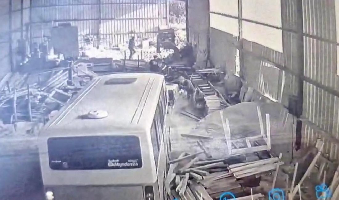 Ereğli'de bir minibüsle atölyeye düzenlenen saldırı, bölgedeki gerilimleri artırdı. Olayın