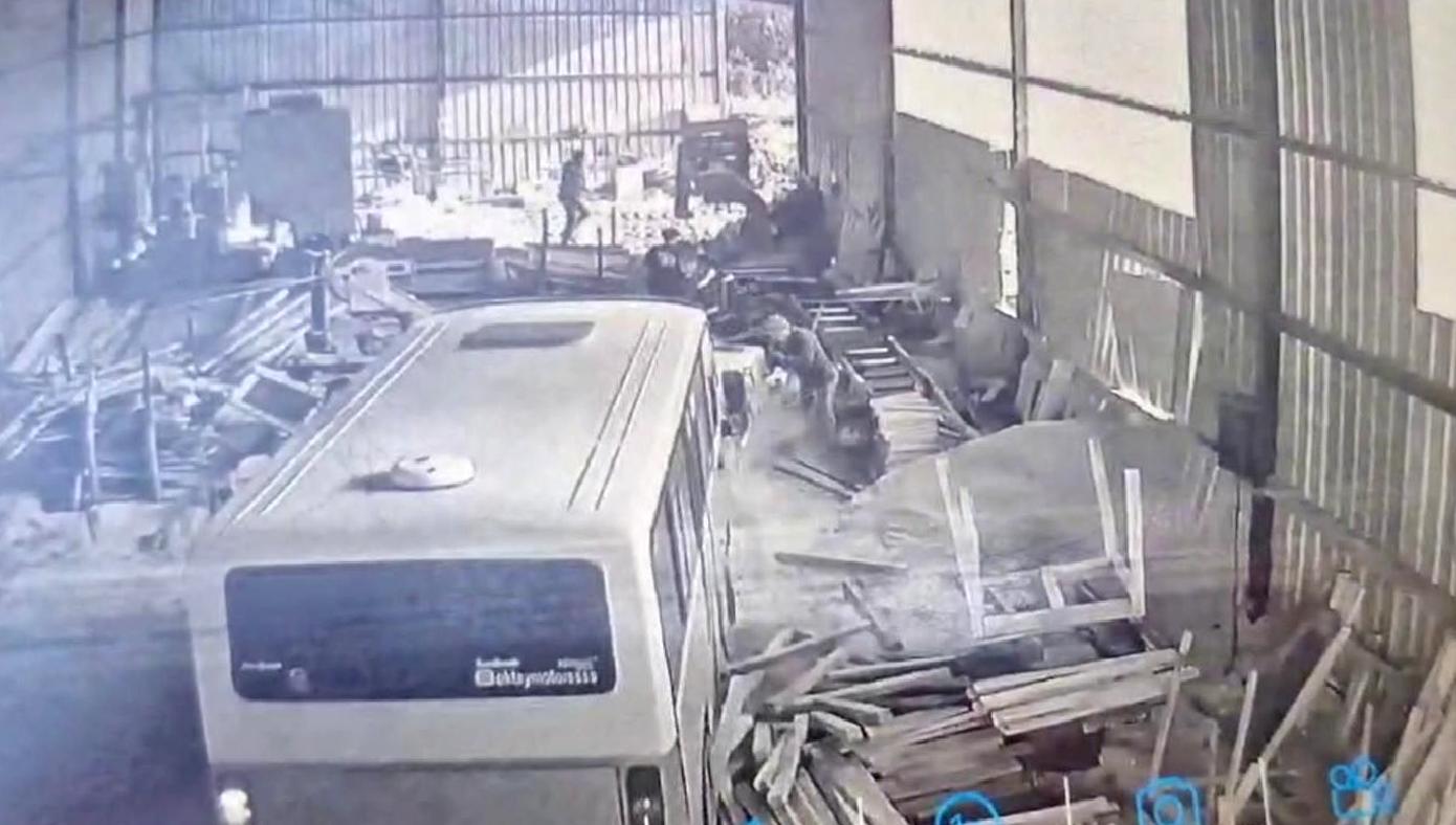 Ereğli'de bir minibüsle atölyeye düzenlenen saldırı, bölgedeki gerilimleri artırdı. Olayın