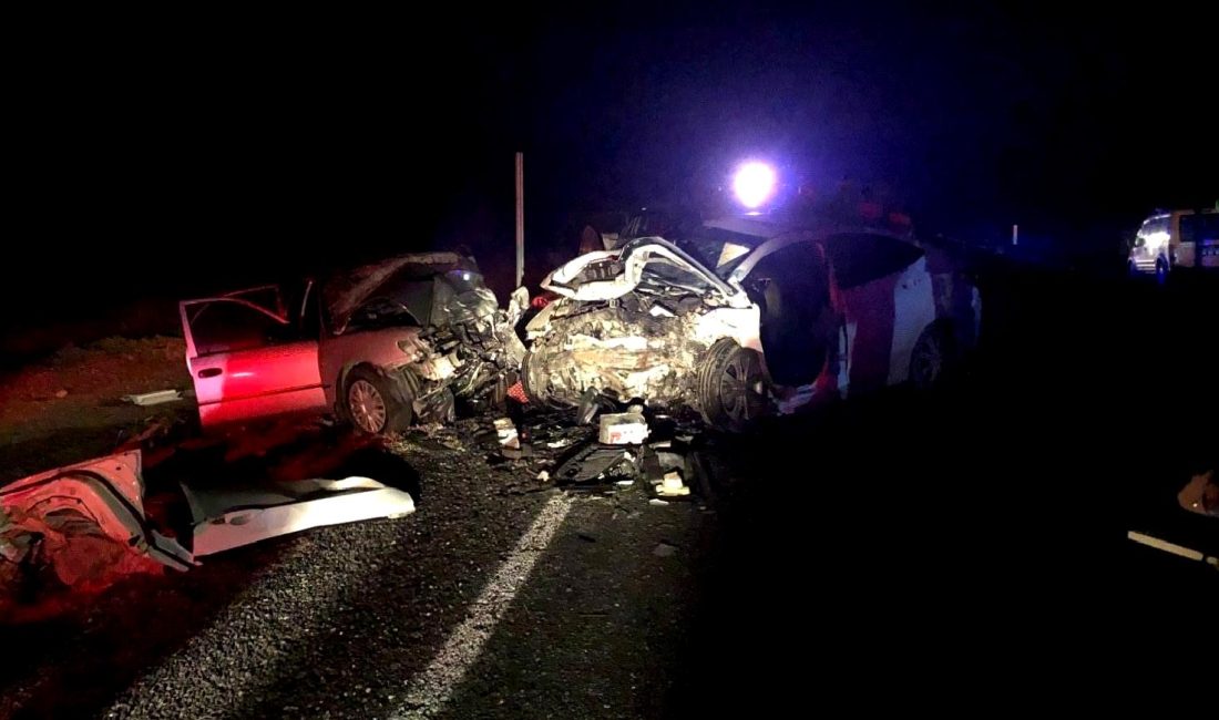 Eskişehir’de Kafa Kafaya Trafik Kazası: 4 Ölü, 2 Yaralı Eskişehir'de meydana gelen kafa kafaya trafik kazasında 4 kişi hayatını