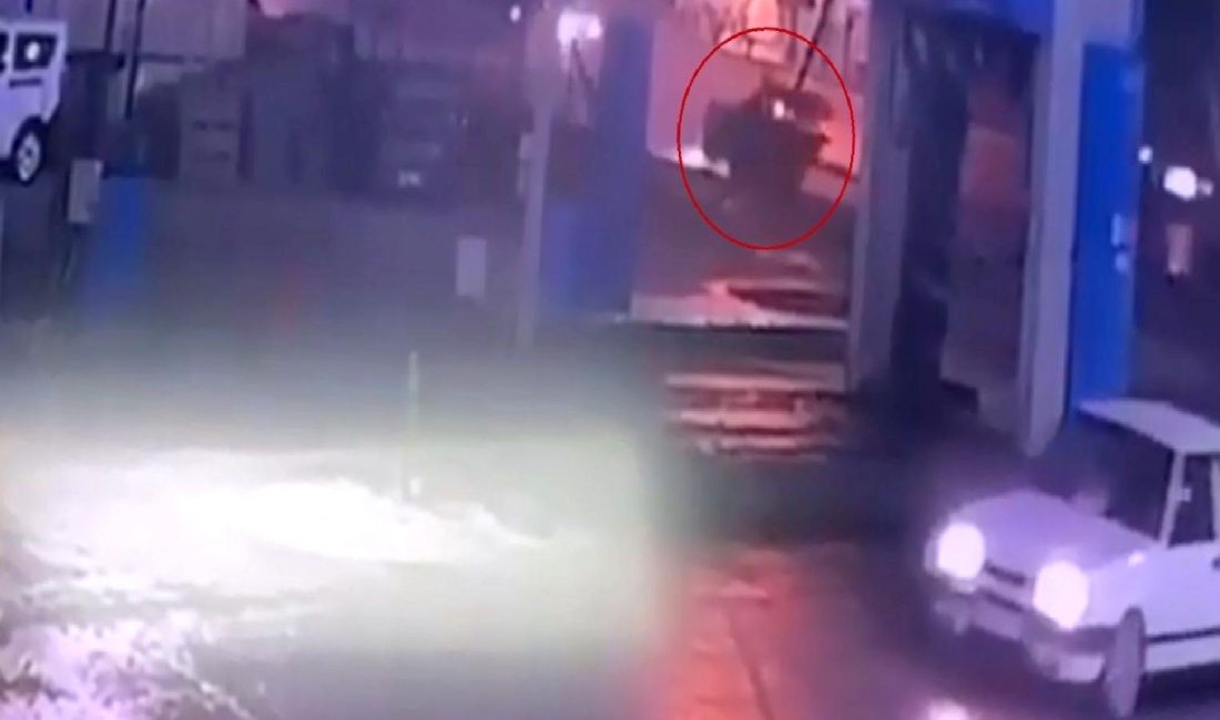 Feci Kaza: İki Genç Hayatını Kaybetti Feci Kaza: İki genç hayatını kaybetti. Olayın detayları, kazanın nedeni