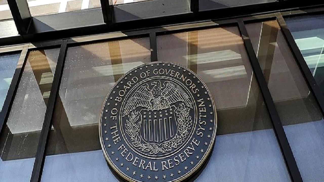 Fed'in 2025 faiz oranı tahminleri ve ekonomik görünümüne dair kapsamlı