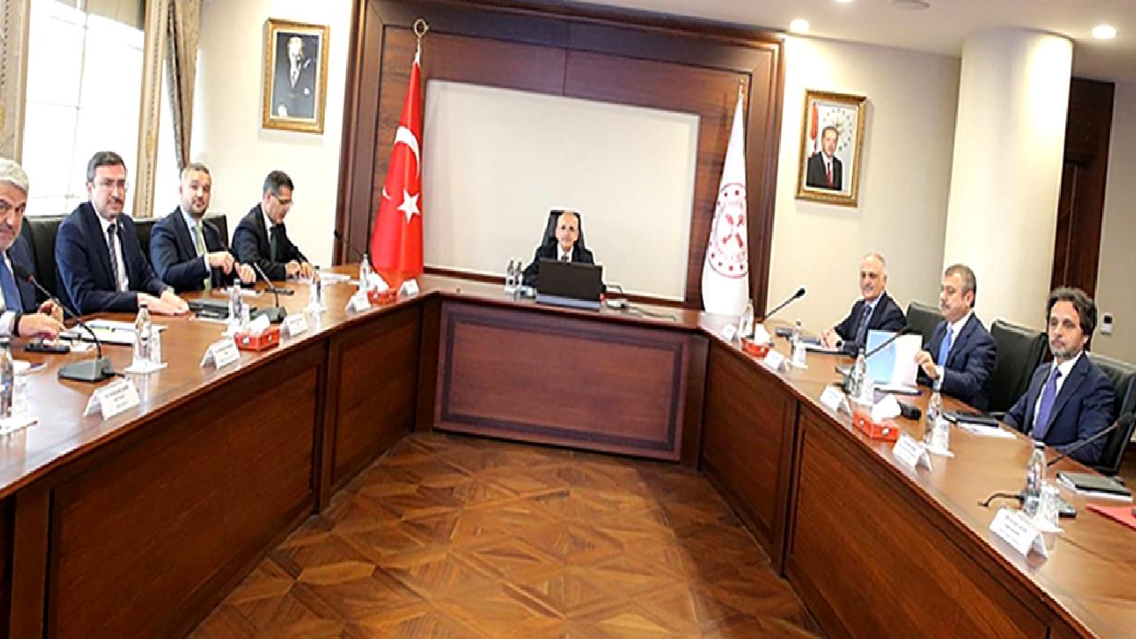 Finansal İstikrar Komitesi, ekonomik dalgalanmaları önlemek ve piyasa güvenliğini artırmak